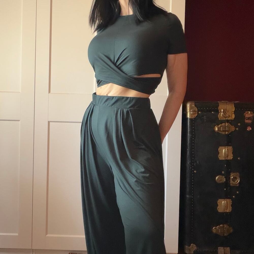 dark green 2 piece set with bow tie